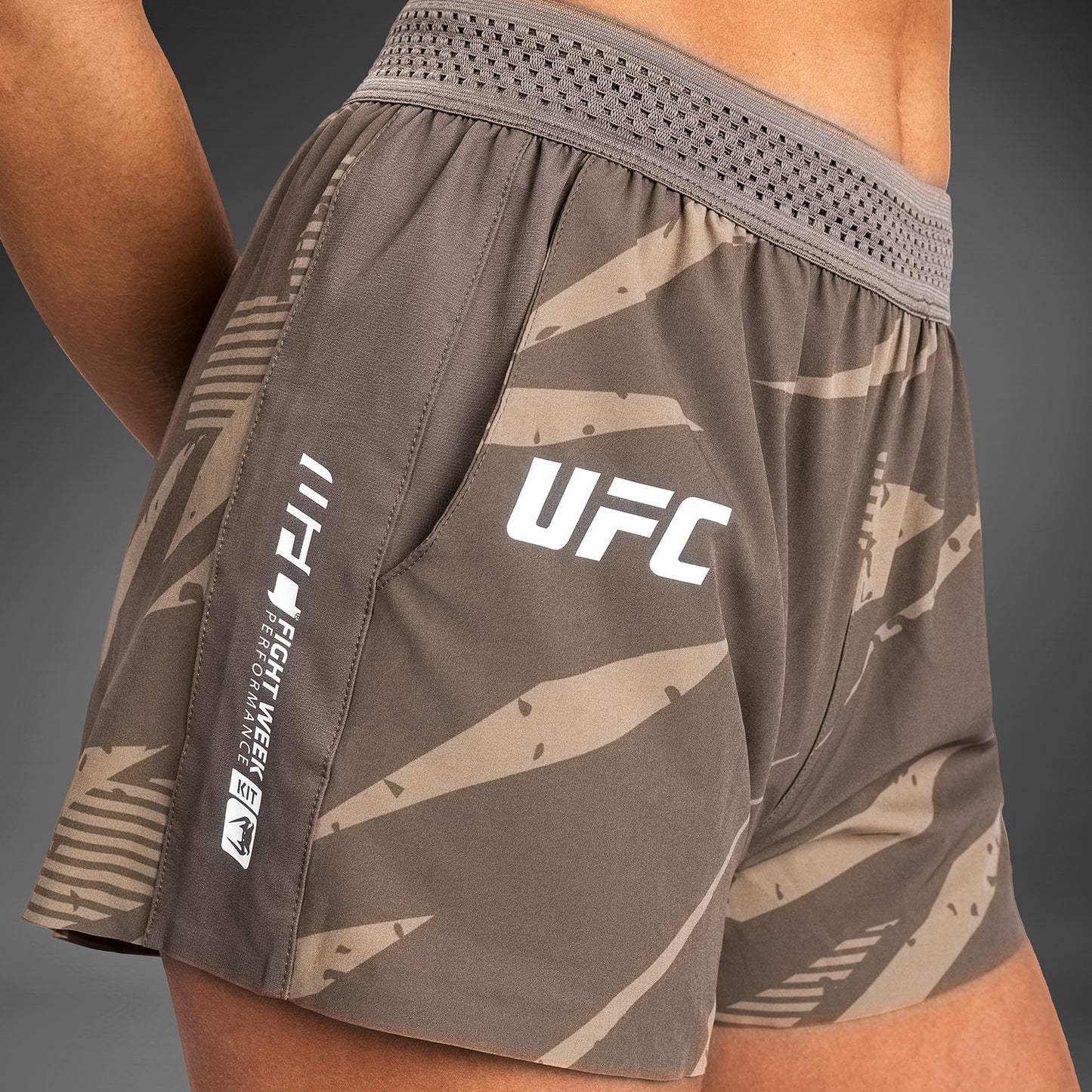 UFC Adrenaline By Venum Fight Week Prestatiekorte Broek Voor Vrouwen - Desert Camo