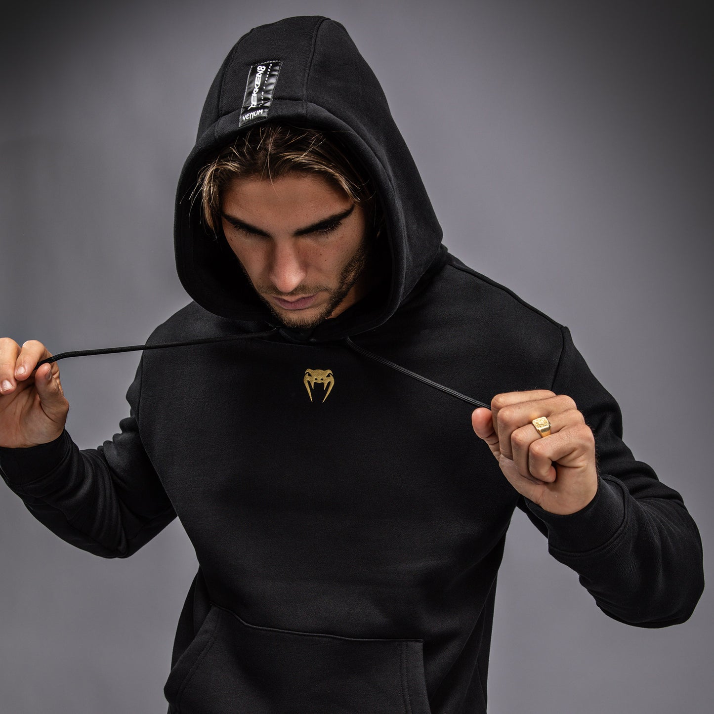 Venum x TEKKEN 8 - Marshall Law Hoodie - Zwart/Rood/Goud