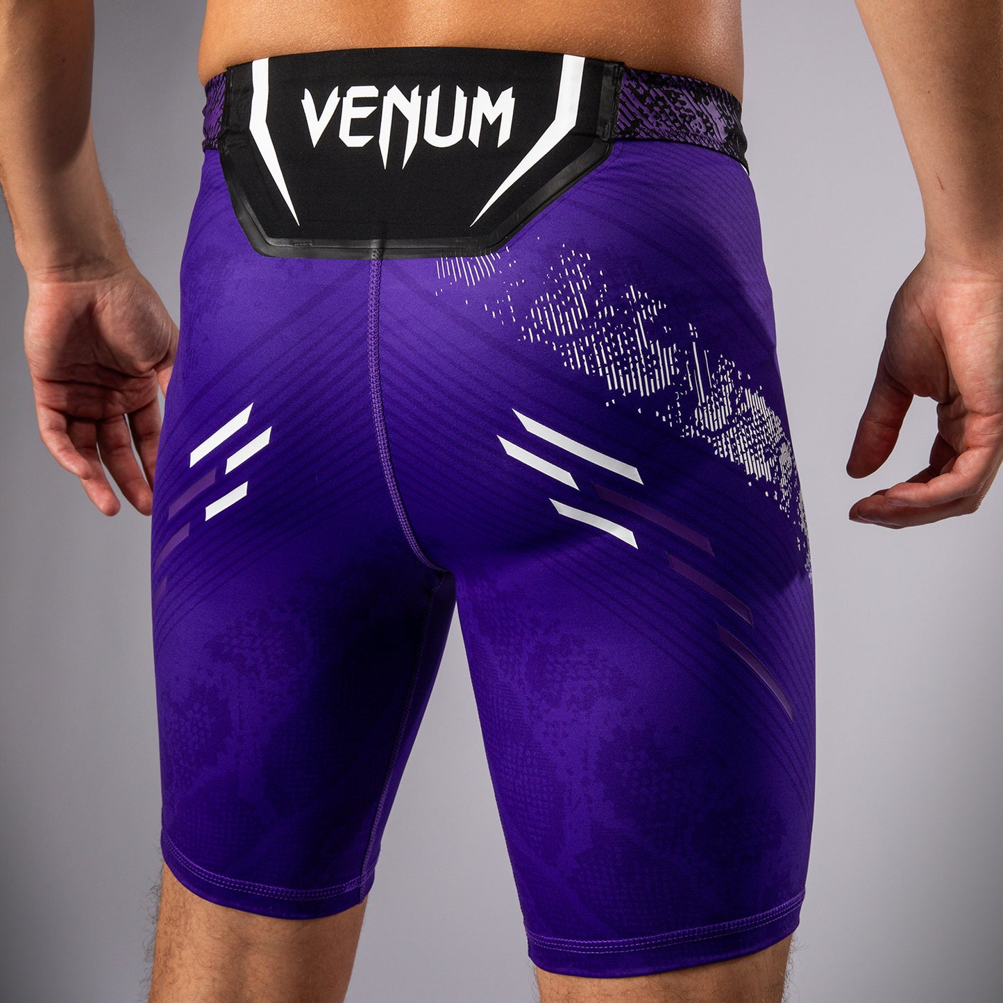 UFC Adrenaline by Venum Authentic Fight Night Vale Tudo Shorts voor Heren - Paars