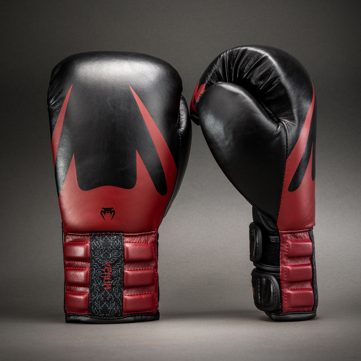 Venum Reverso Bokshandschoenen – Zwart/Rood