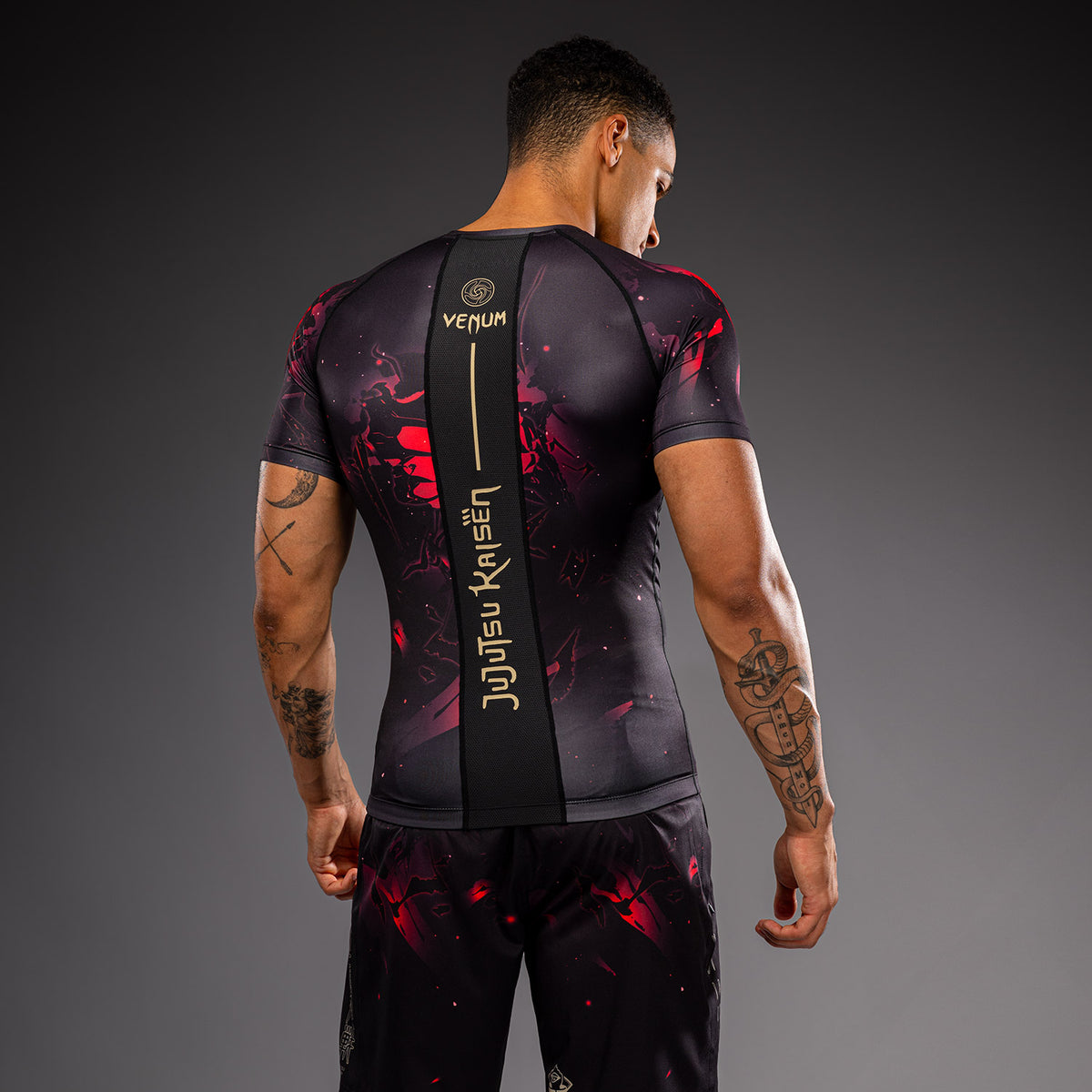 Jujutsu Kaisen x Venum Itadori Rashguard met korte mouwen – Zwart/Rood