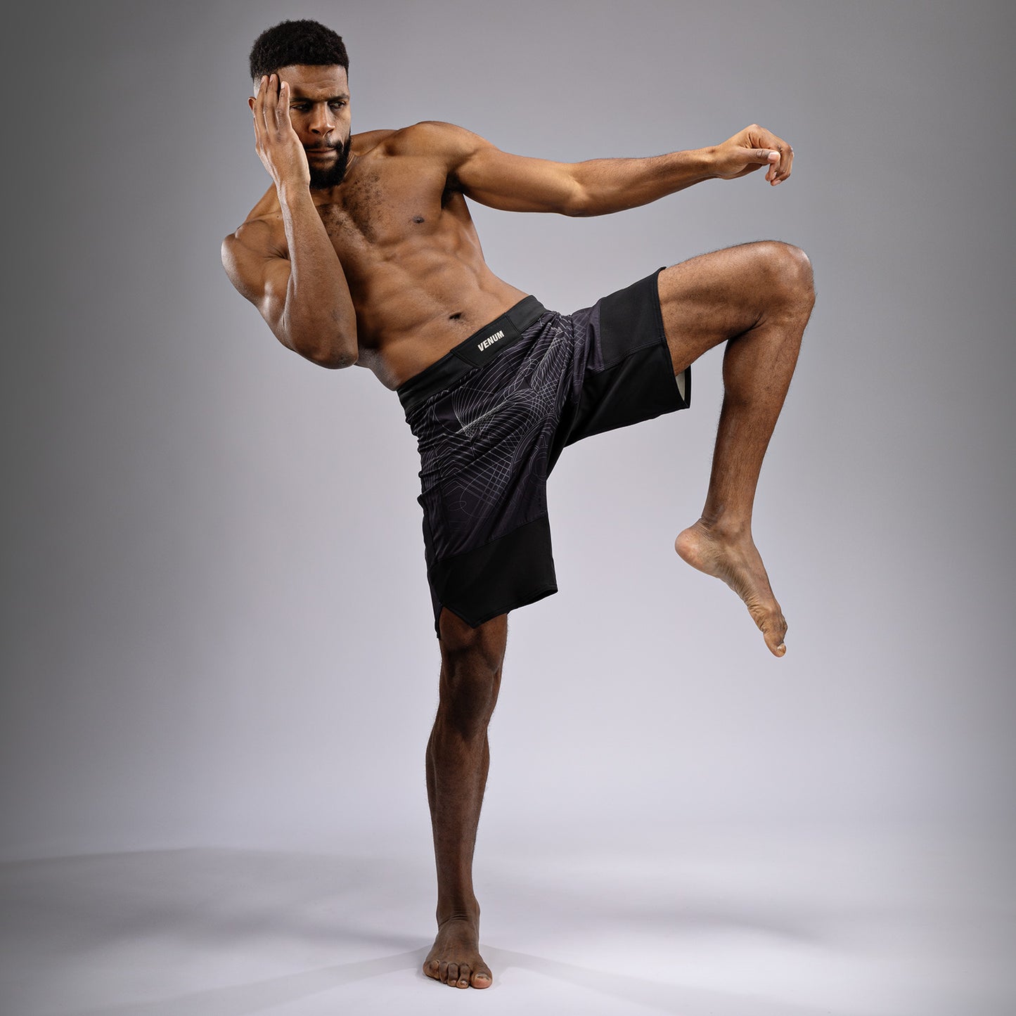 Venum G-Fit Air Fight Shorts Heren - Diepzwart / Woestijnzand
