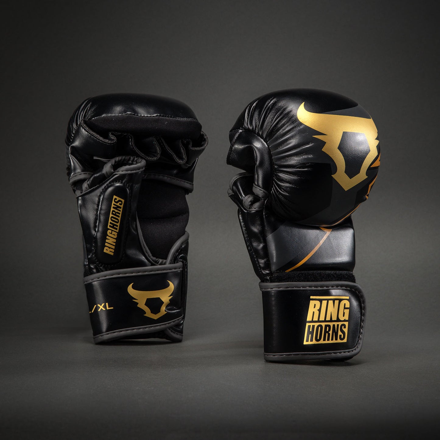 Ringhorns Charger by Venum MMA Handschoenen – Zwart/Goud