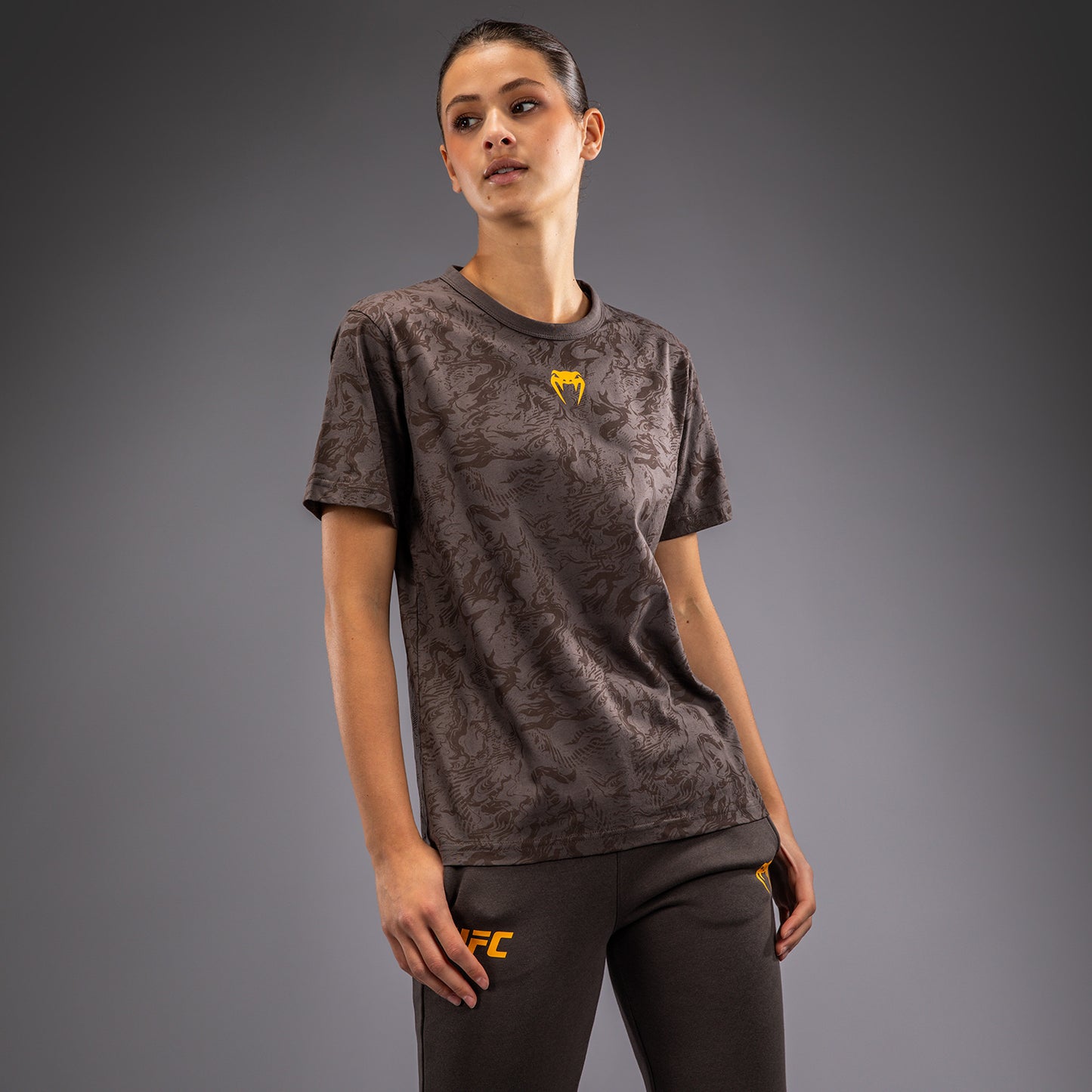 UFC Fusion by Venum Fight Week Katoenen Korte Mouwen T-shirt voor Dames - Earthen Brown