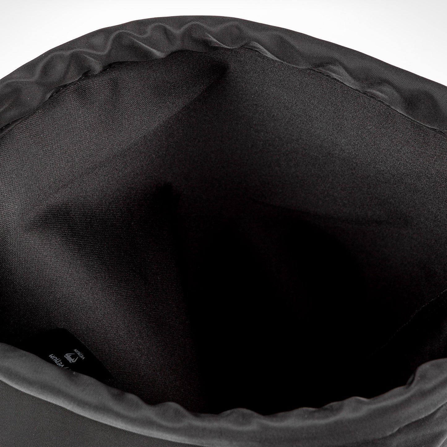 ﻿Venum Classic tas met trekkoord - Zwart/Wit
