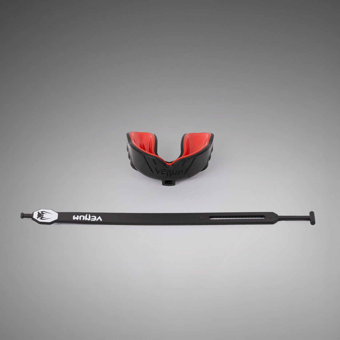 Venum Challenger Bitbeschermer met band/zonder band - Zwart/Rood