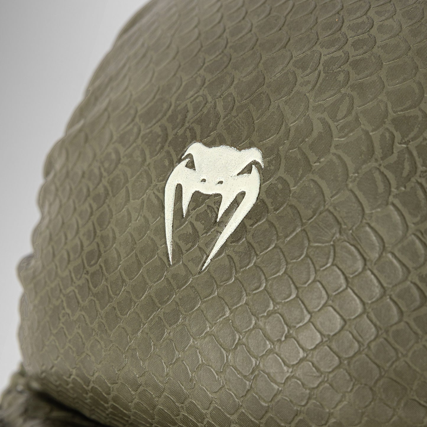 Venum Impact Evo Scales MMA Sparringshandschoenen – Legergroen