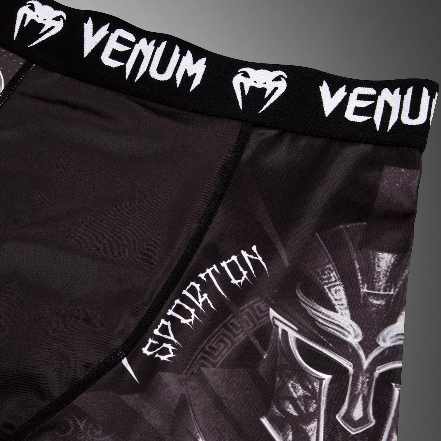 Vale Tudo Shorts Venum Gladiator 3.0 - zwart/wit