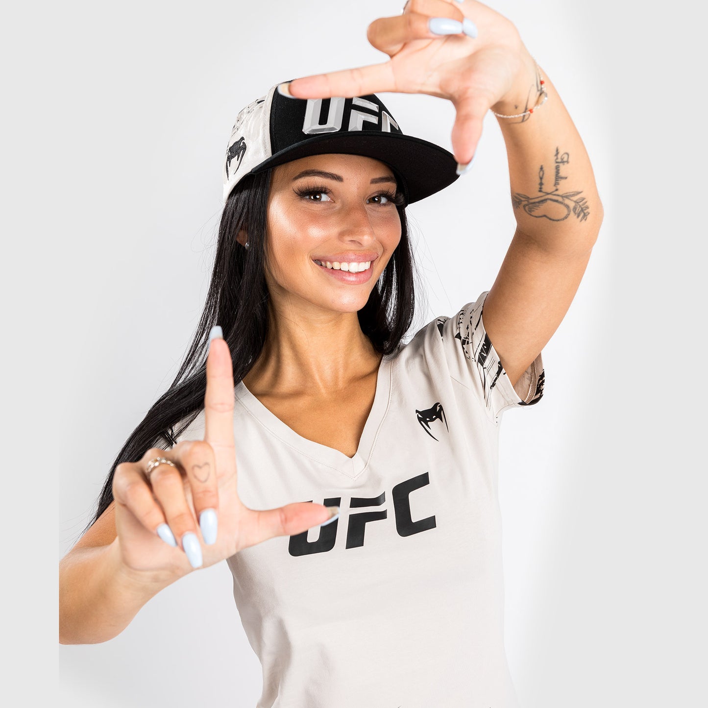 UFC Venum Authentic Fight Week 2.0 T-Shirt - Voor Dames -  Lichtbruin