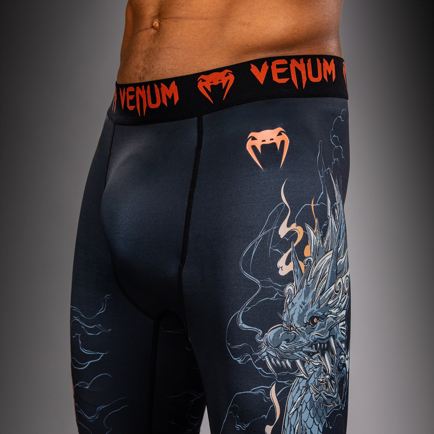 Venum Thunder Dragon Compressieshort – Zwart/Grijs/Koper