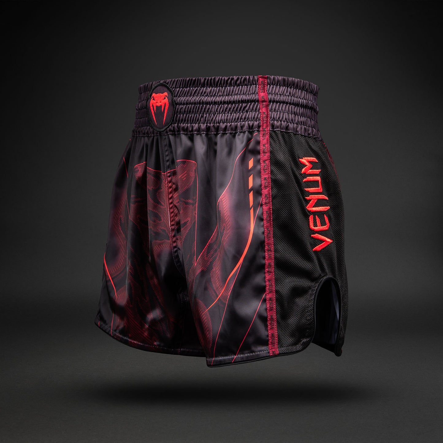 Venum Spectre Muay Thai Short – Zwart/Rood