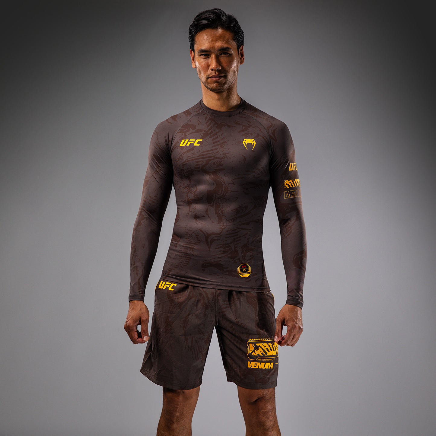 UFC Fusion by Venum Fight Week Performance Rashguard met Lange Mouwen voor Heren - Earthen Brown