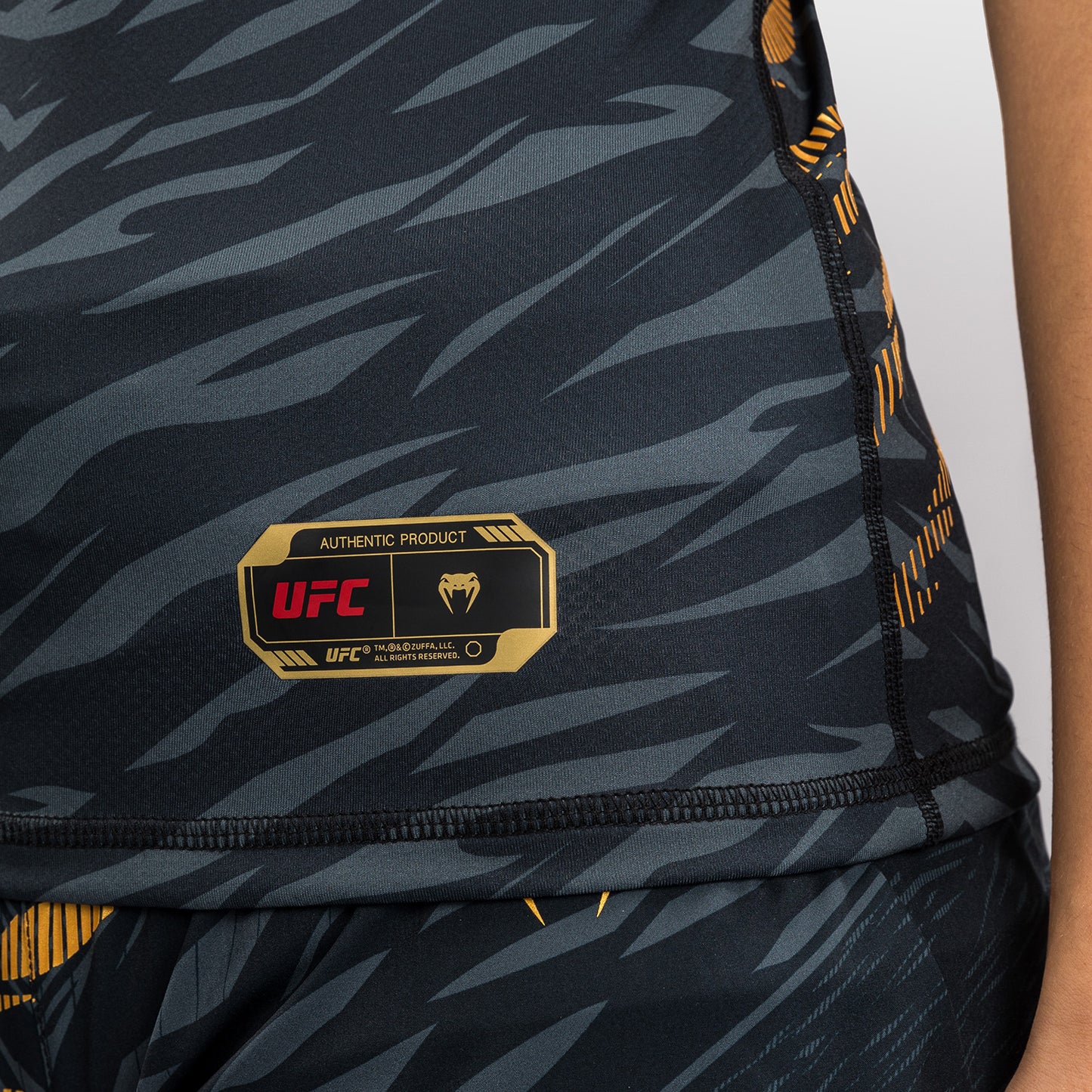 UFC Fusion by Venum Authentic Fight Night Strakke Top met Geïntegreerde BH voor Dames - Champion