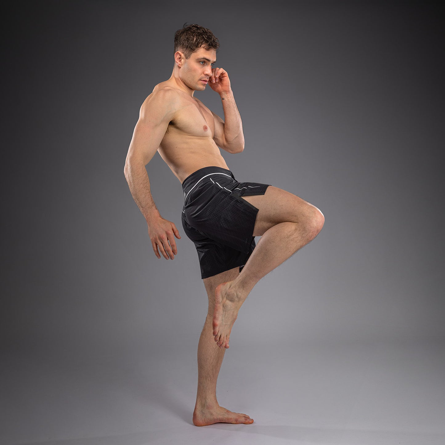 Venum Stealth Fightshorts – Zwart/Wit