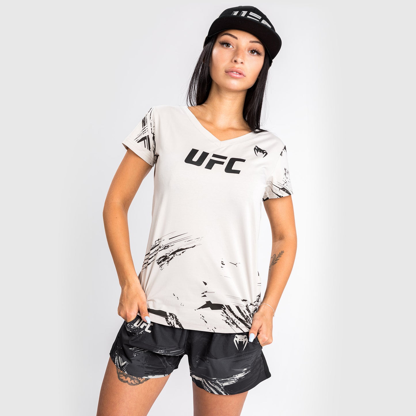 UFC Venum Authentic Fight Week 2.0 T-Shirt - Voor Dames -  Lichtbruin