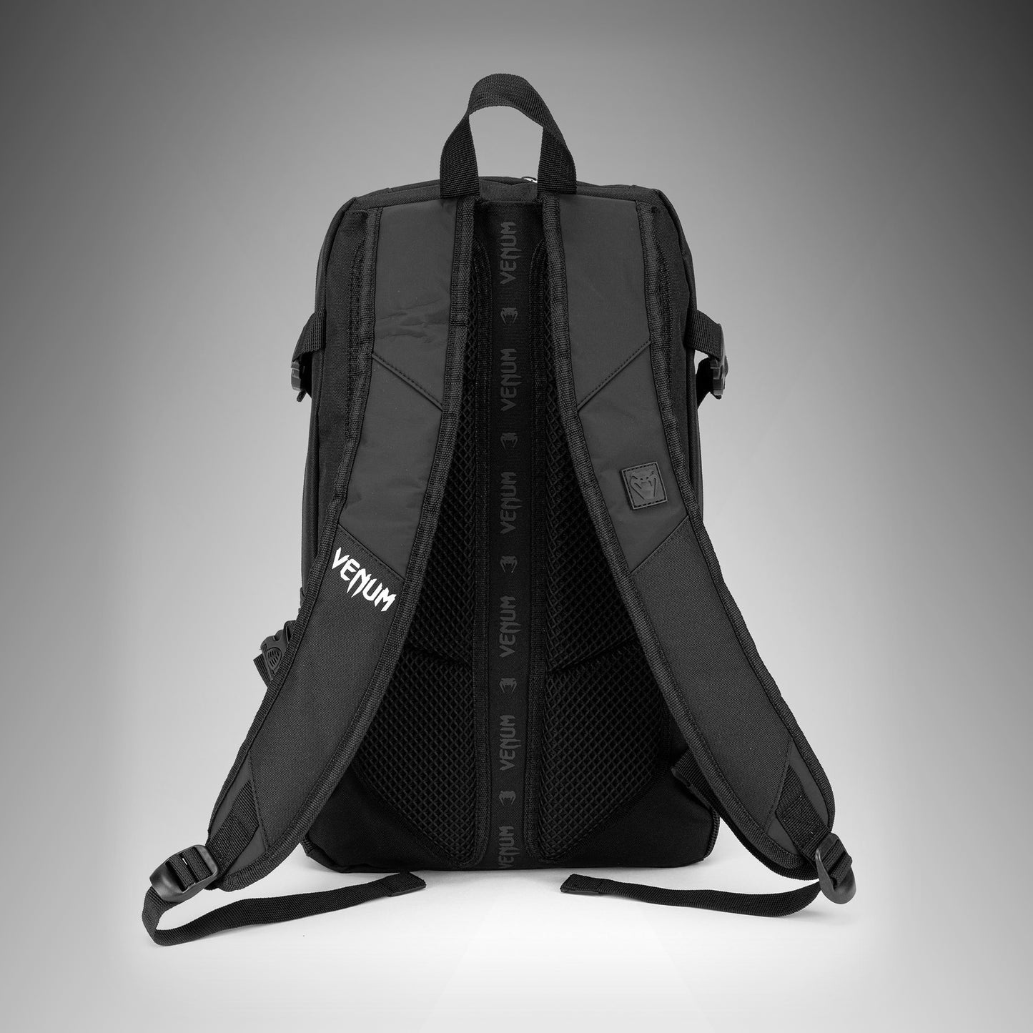 Venum Challenger Pro Evo Rugzak (20-25L) – Zwart/Wit