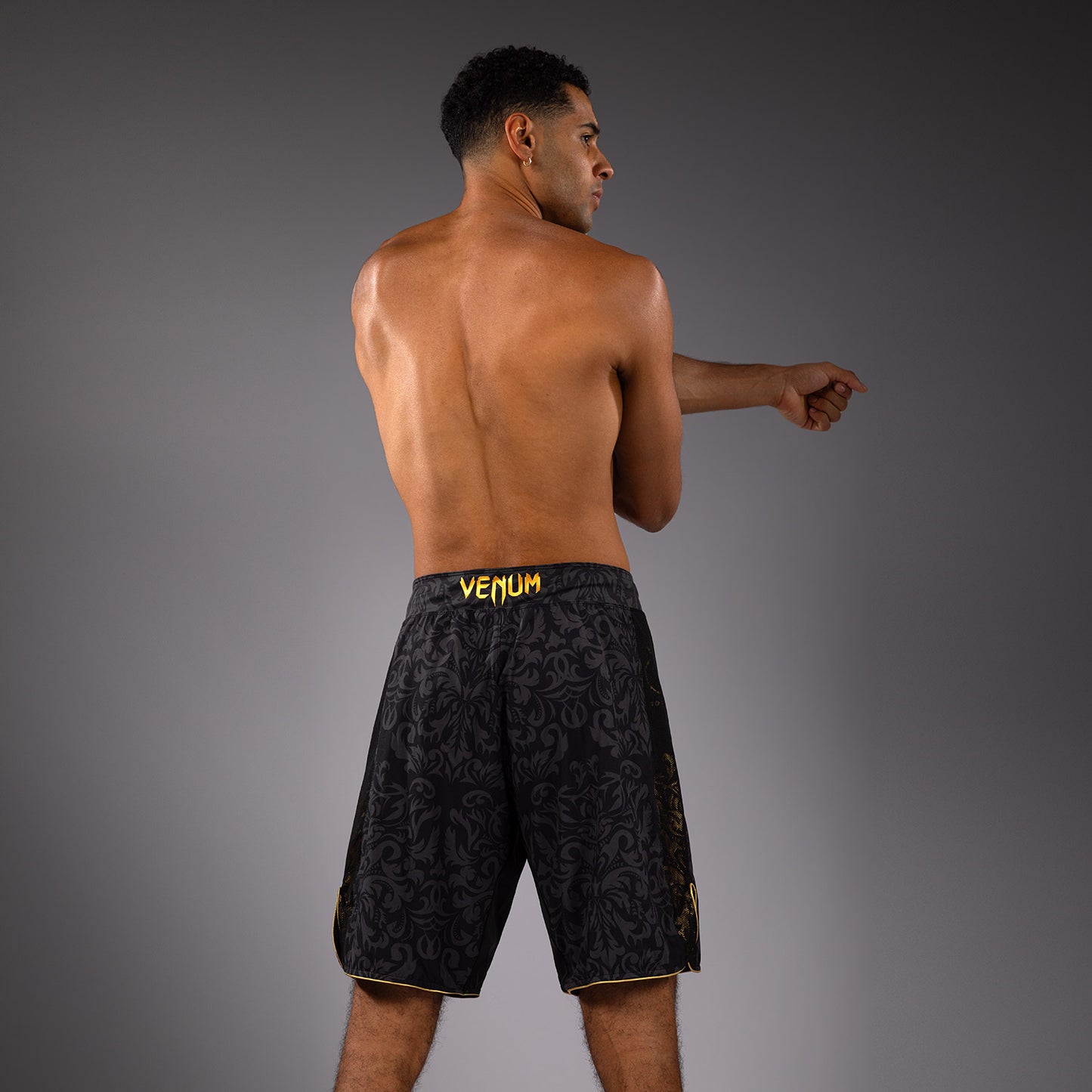 Venum x Topuria Unmatched Edition Vecht Shorts - Zwart/Goud