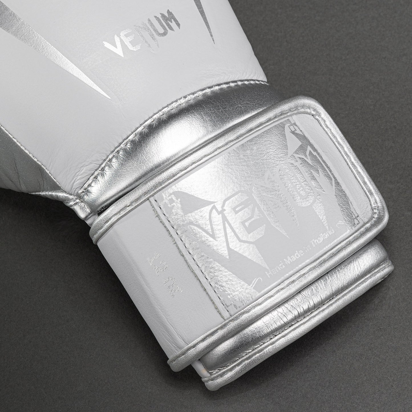 Venum Giant 3.0 Bokshandschoenen - grijs/zilver