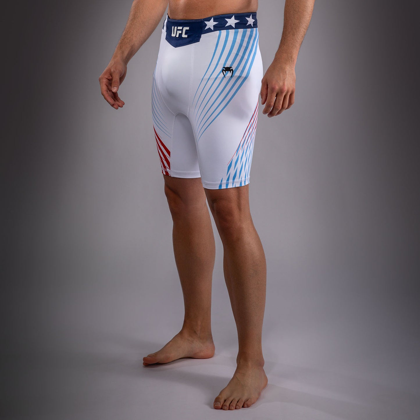 Official UFC Freedom 250 by Venum Authentic Fight Night Vale Tudo Shorts voor heren - Wit