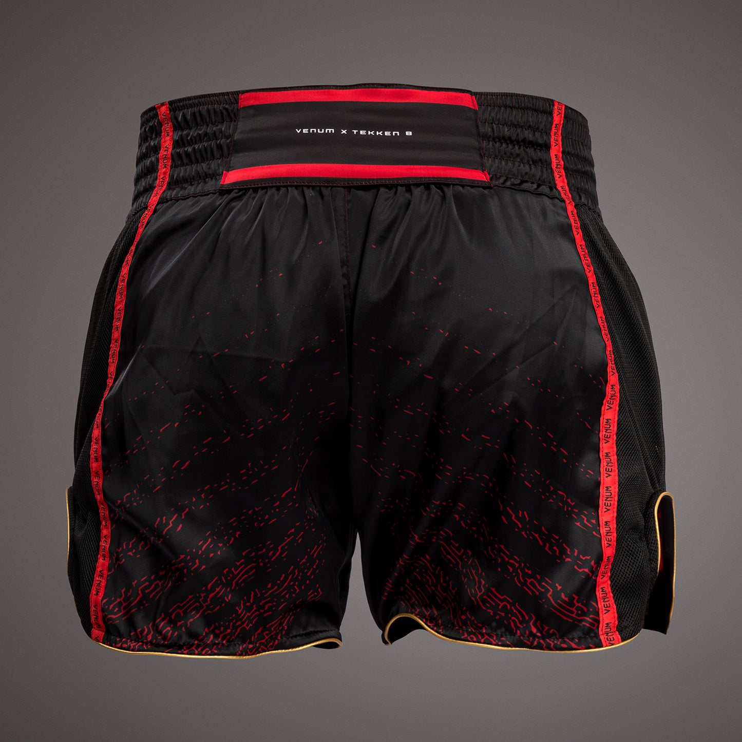 Venum x TEKKEN 8 - Marshall Law Muay Thai Shorts - Zwart/Rood/Goud