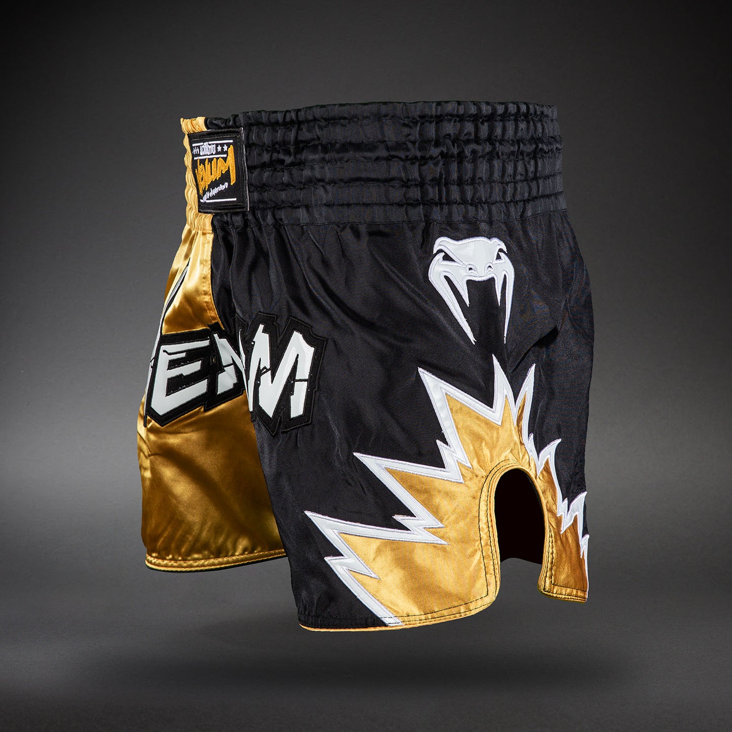 Venum Inferno 2.0 Muay Thai Shorts - Zwart/Goud