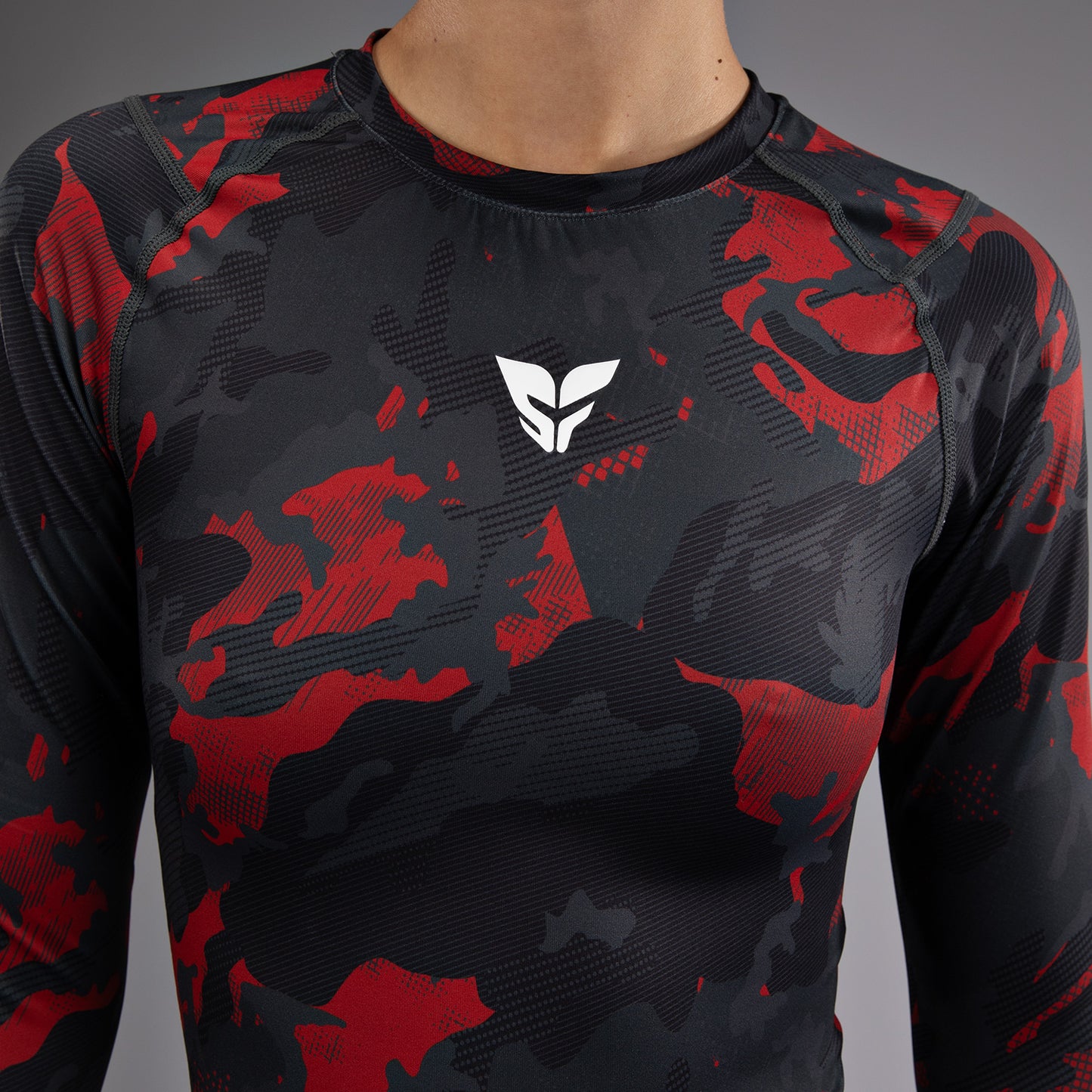 Venum x Sophia Rose Urban Red Camo Dames Lange Mouwen Rashguard