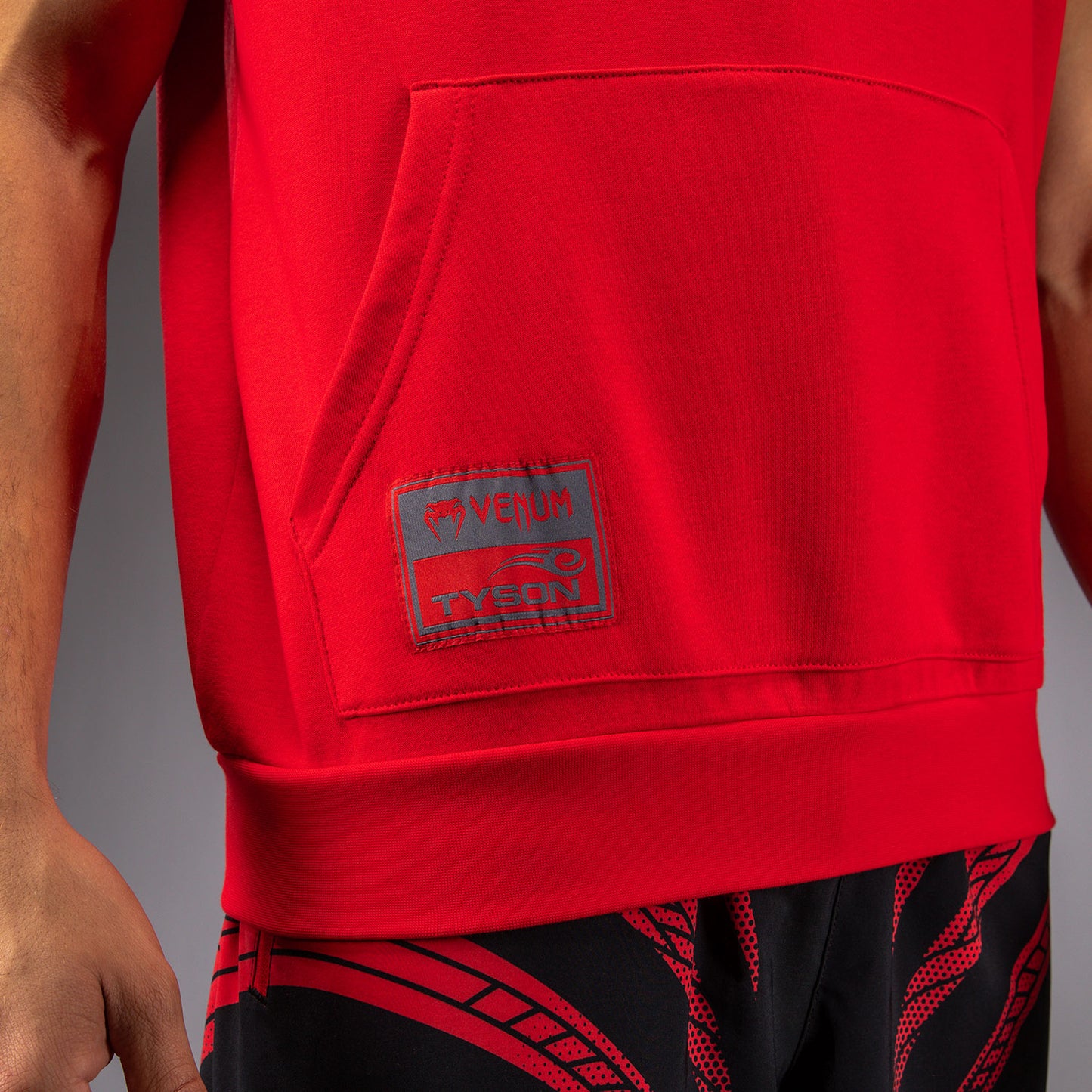 Venum x Mike Tyson Tiger Mouwloze Hoodie - Intens Rood/Diep Zwart
