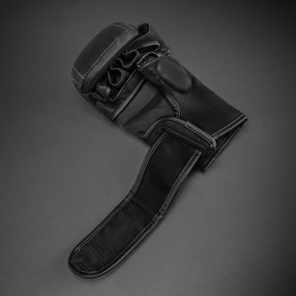 Venum Amazonia Reborn MMA-sparringhandschoenen - Zwart/Grijs
