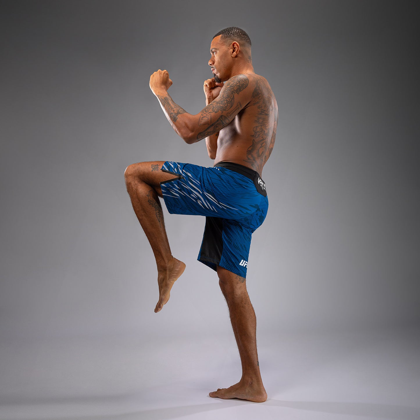 UFC Fusion by Venum Authentic Fight Night Fight Shorts voor Heren - Lang Fit - Blauw