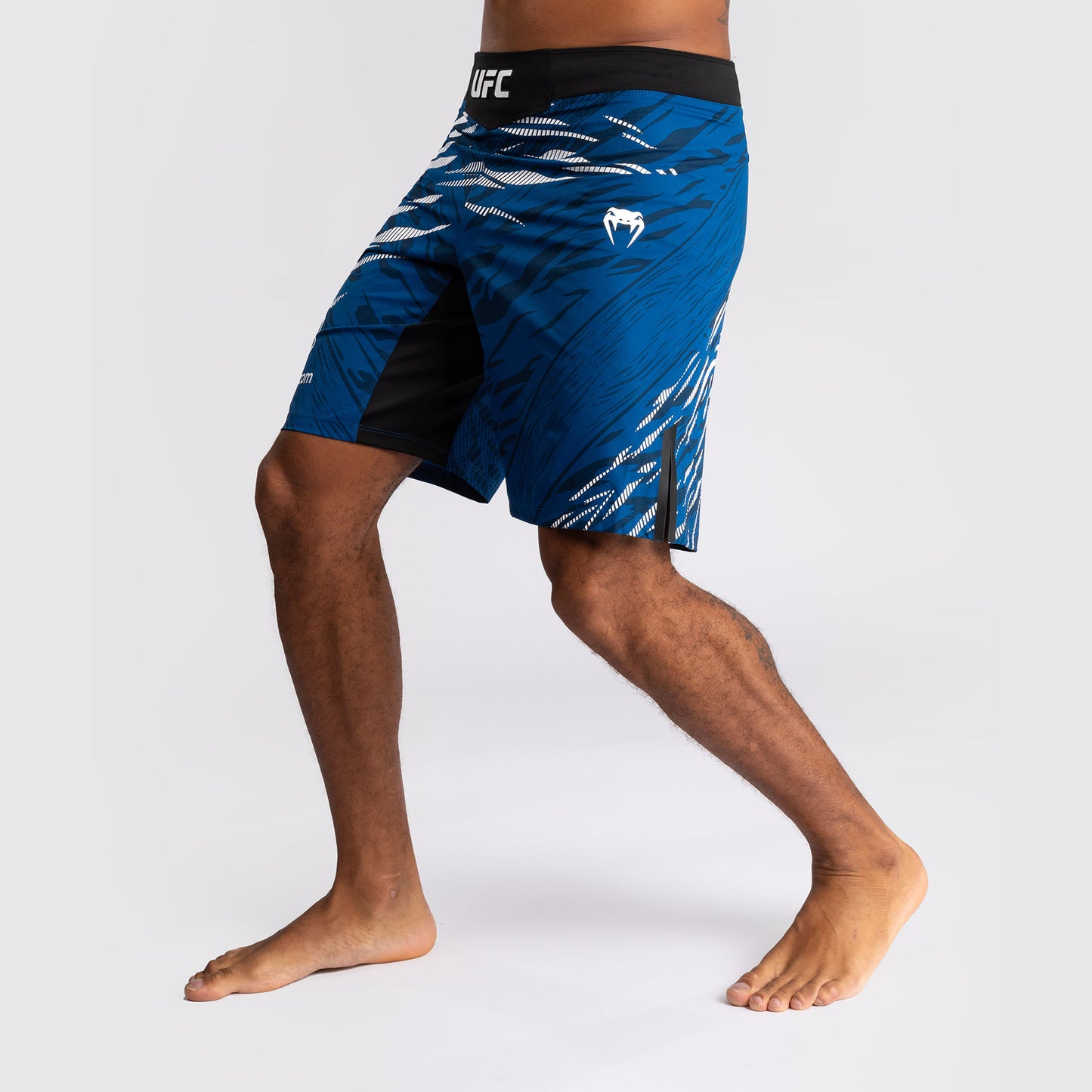 UFC Fusion by Venum Personalized Authentic Fight Night Fight Shorts voor Heren - Lang Fit - Blauw