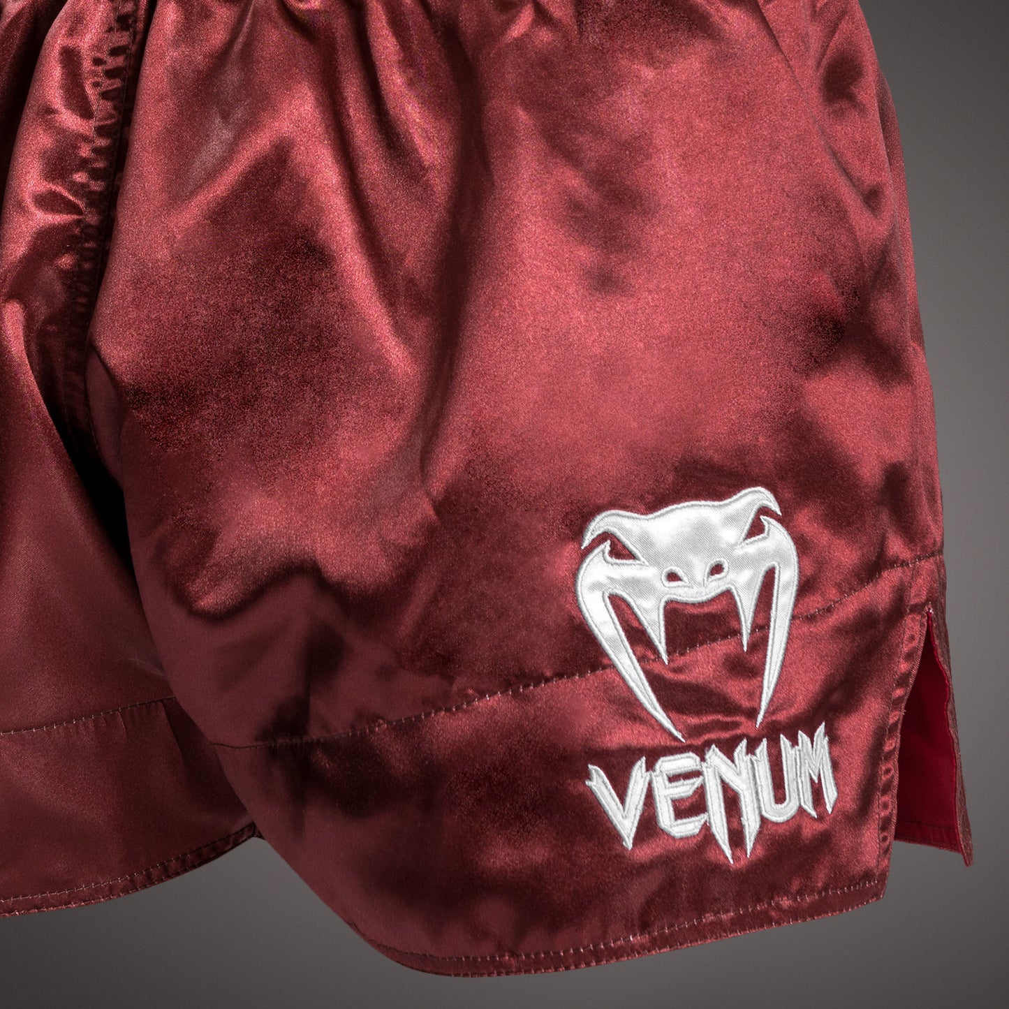 Venum Classic Muay Thai broekje - Bourgondië/Goud/Wit