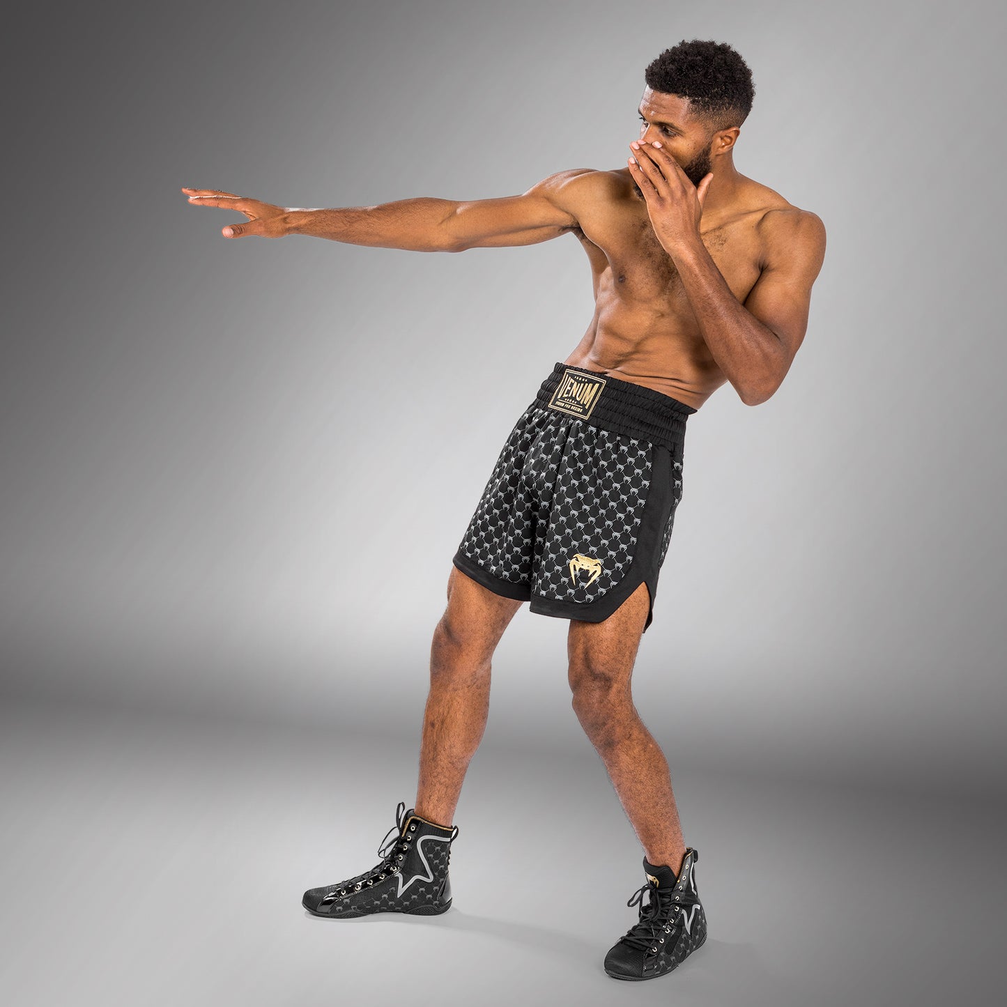 Venum Monogram Boxing Shorts - Zwart