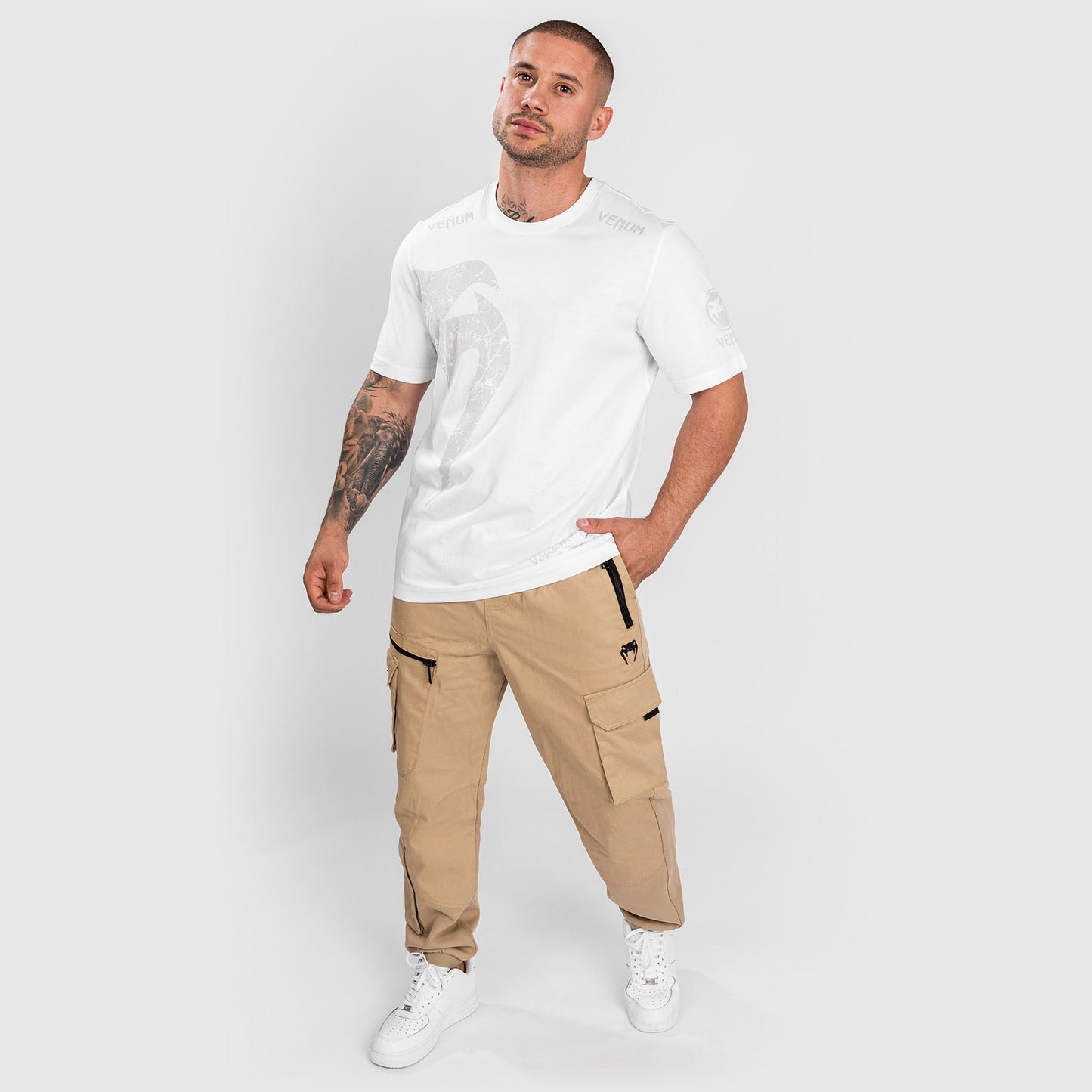 Venum Giant T-shirt Regular Fit - Wit