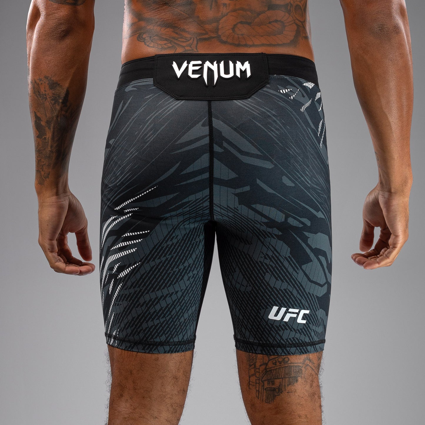 UFC Fusion by Venum Personalized Authentic Fight Night Vale Tudo Shorts voor Heren - Zwart