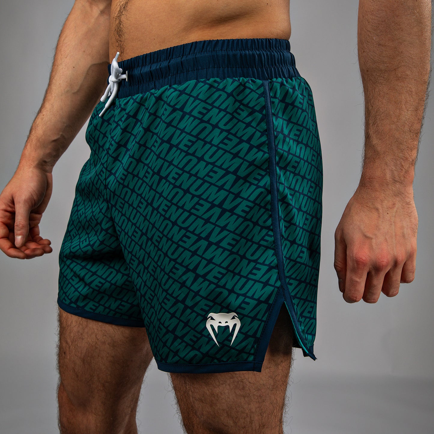Venum Echo Board Shorts - Diep Oceaanblauw/Emerald Groen