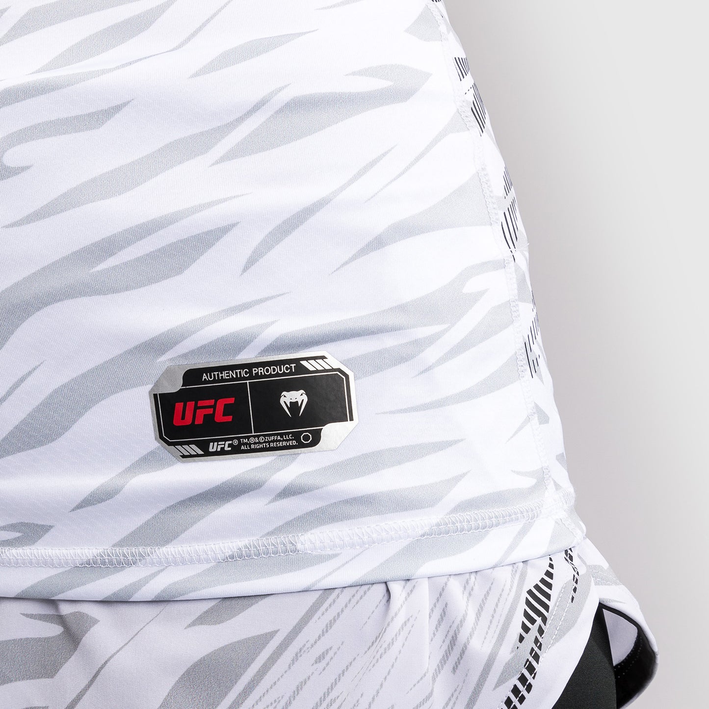 UFC Fusion by Venum Authentic Fight Night Strakke Top met Geïntegreerde BH voor Dames - Wit