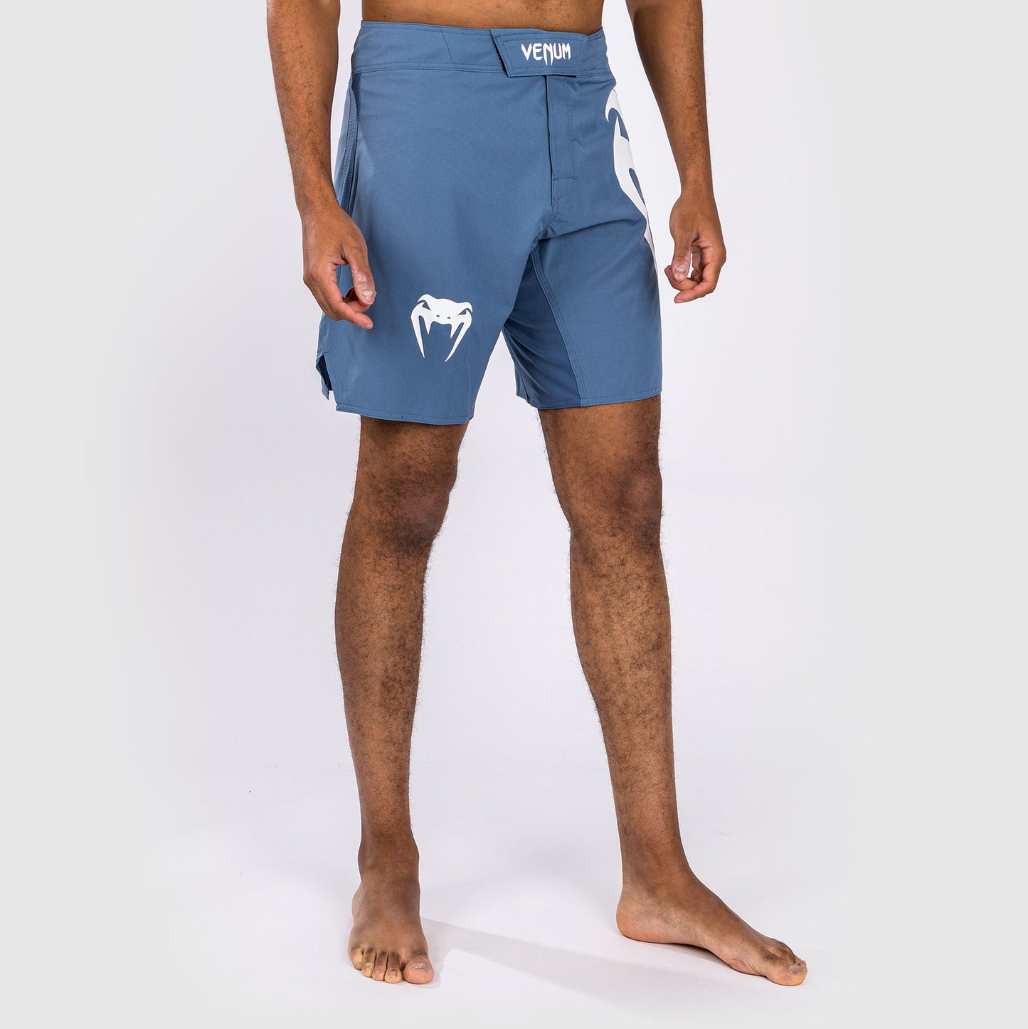 Venum Light 5.0 Vechtshorts - Blauw/Wit