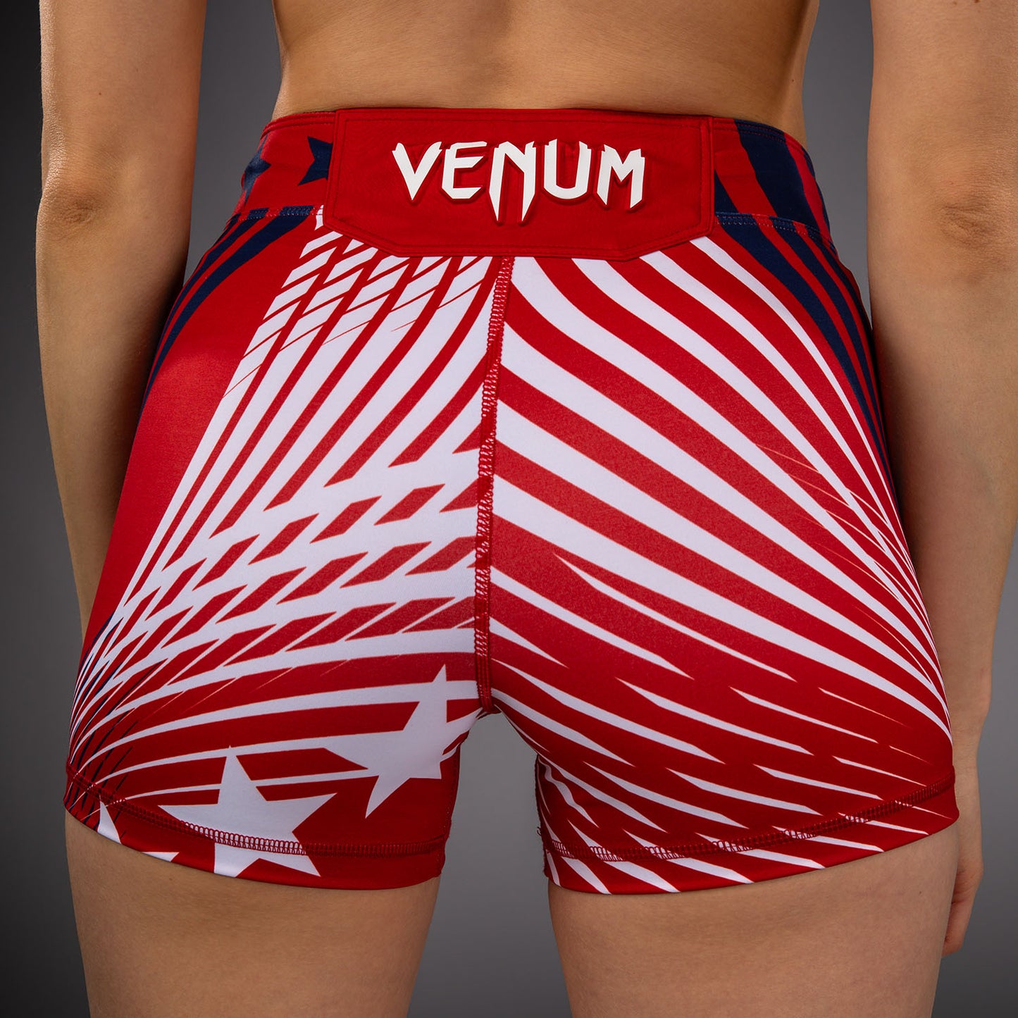 Official UFC Freedom 250 by Venum Authentic Vale Tudo Shorts Short Fit voor dames - Rood
