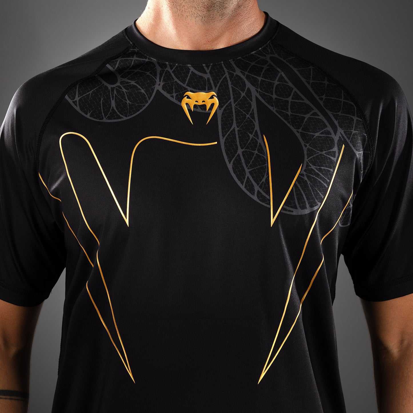 Venum Serpenti Dry Tech T-shirt – Zwart/Zilver/Goud