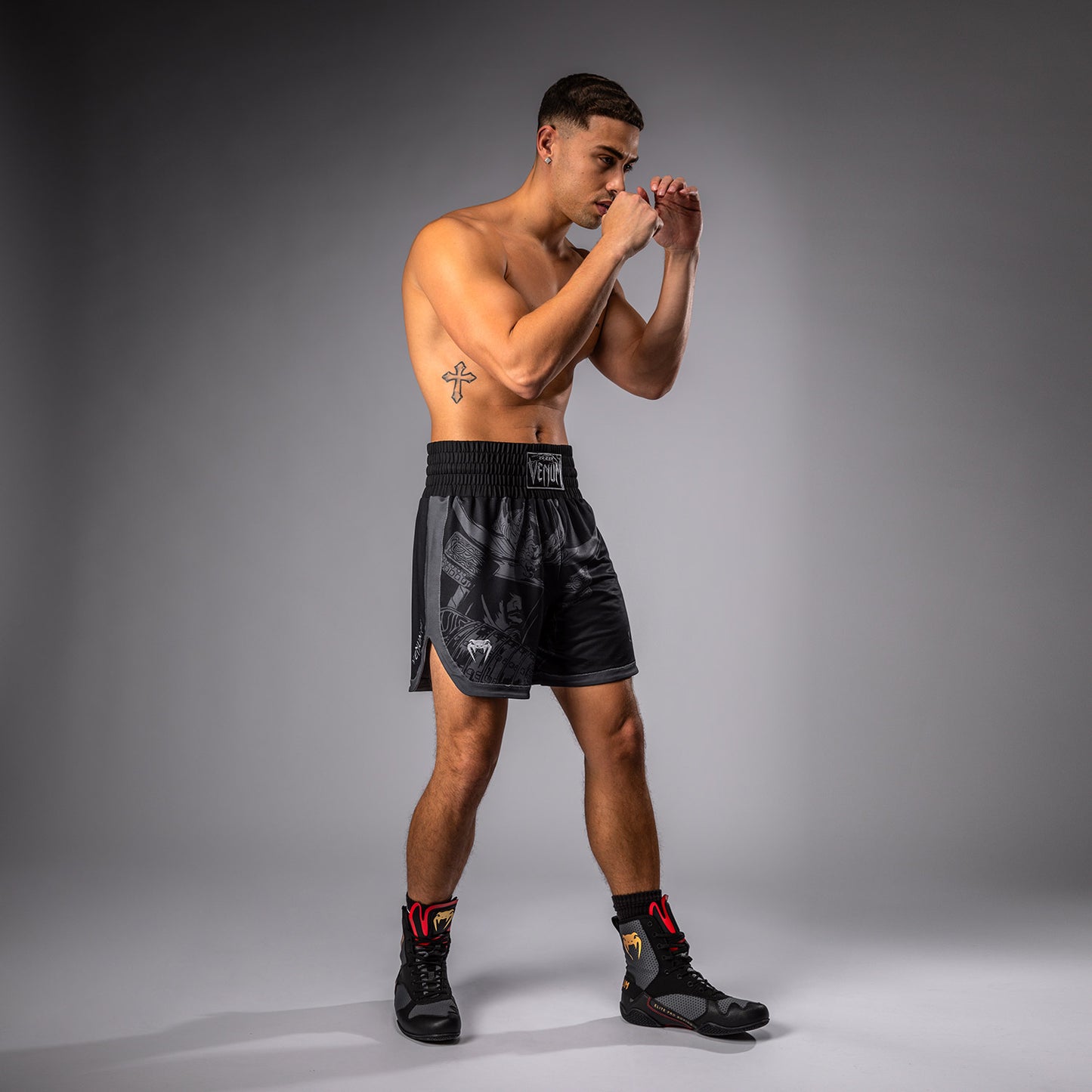 Venum x Assassin’s Creed Shadows Herenboksshort - Zwart