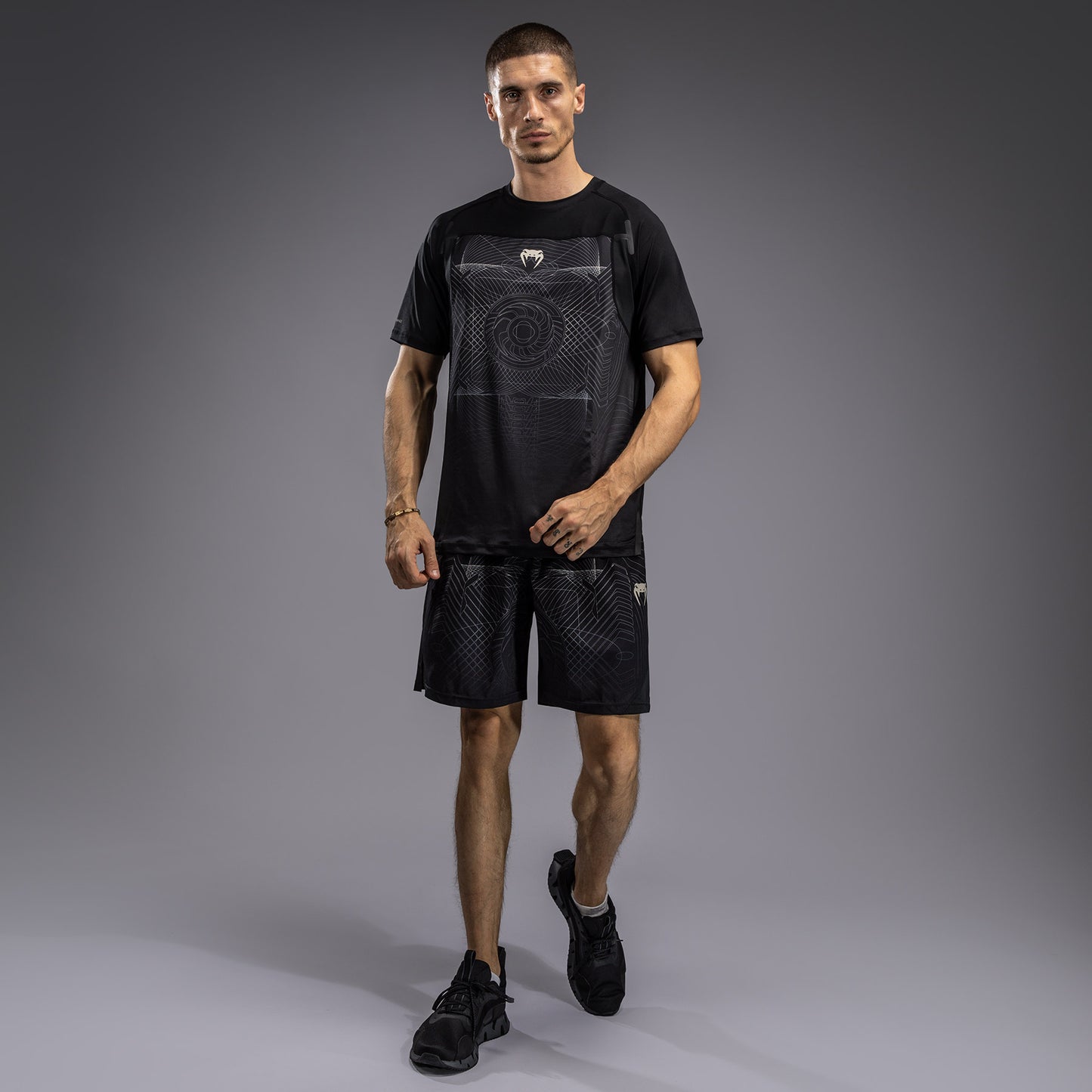 Venum G-Fit Air T-Shirt Heren Dry-Tech - Diepzwart / Woestijnzand