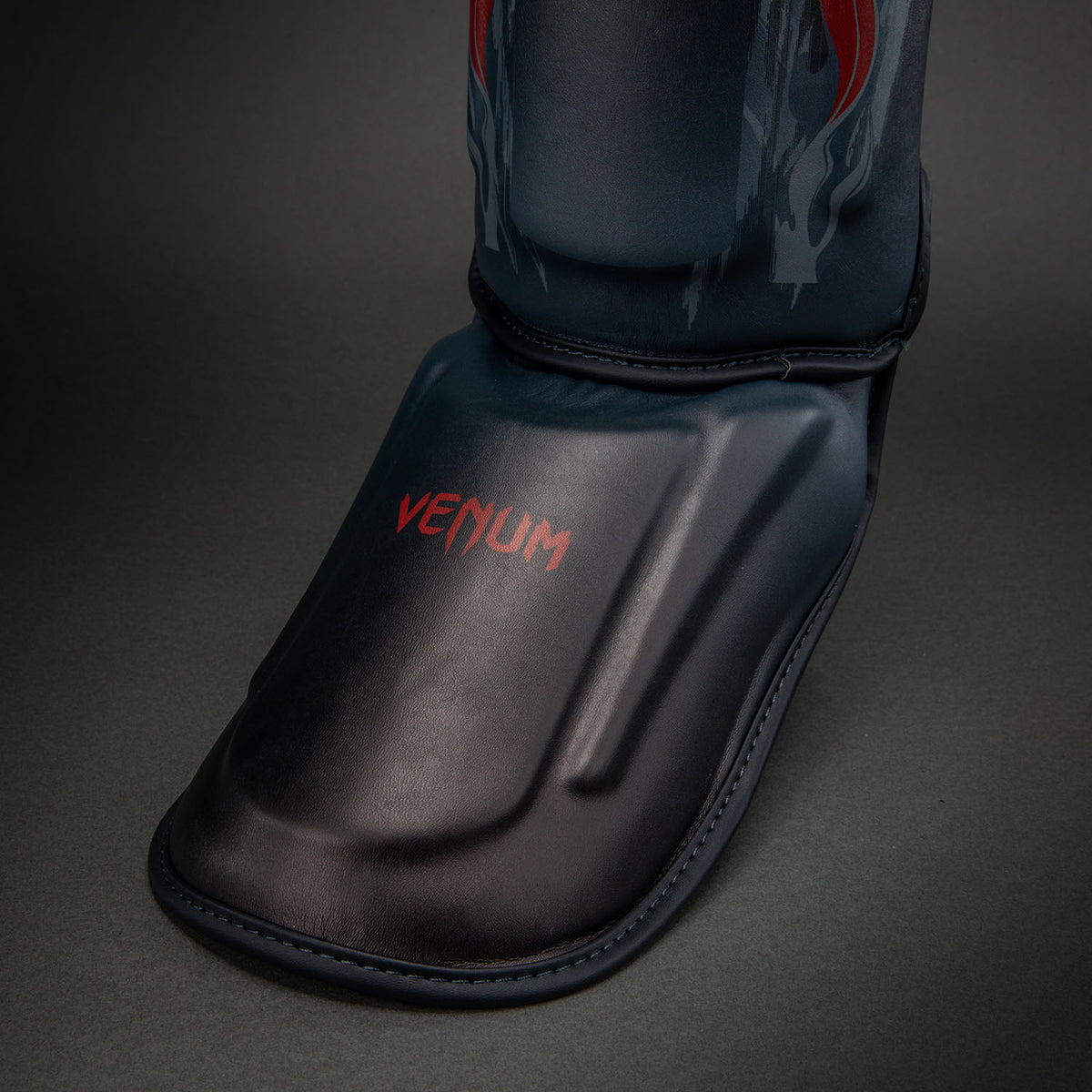 Venum Demon Scheenbeschermers - Zwart/Grijs