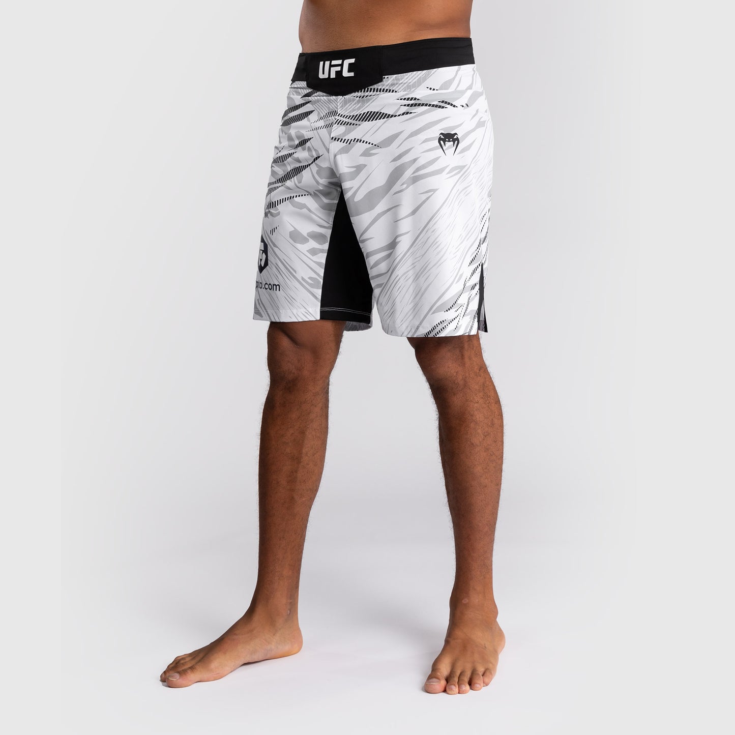 UFC Fusion by Venum Personalized Authentic Fight Night Fight Shorts voor Heren - Lang Fit - Wit