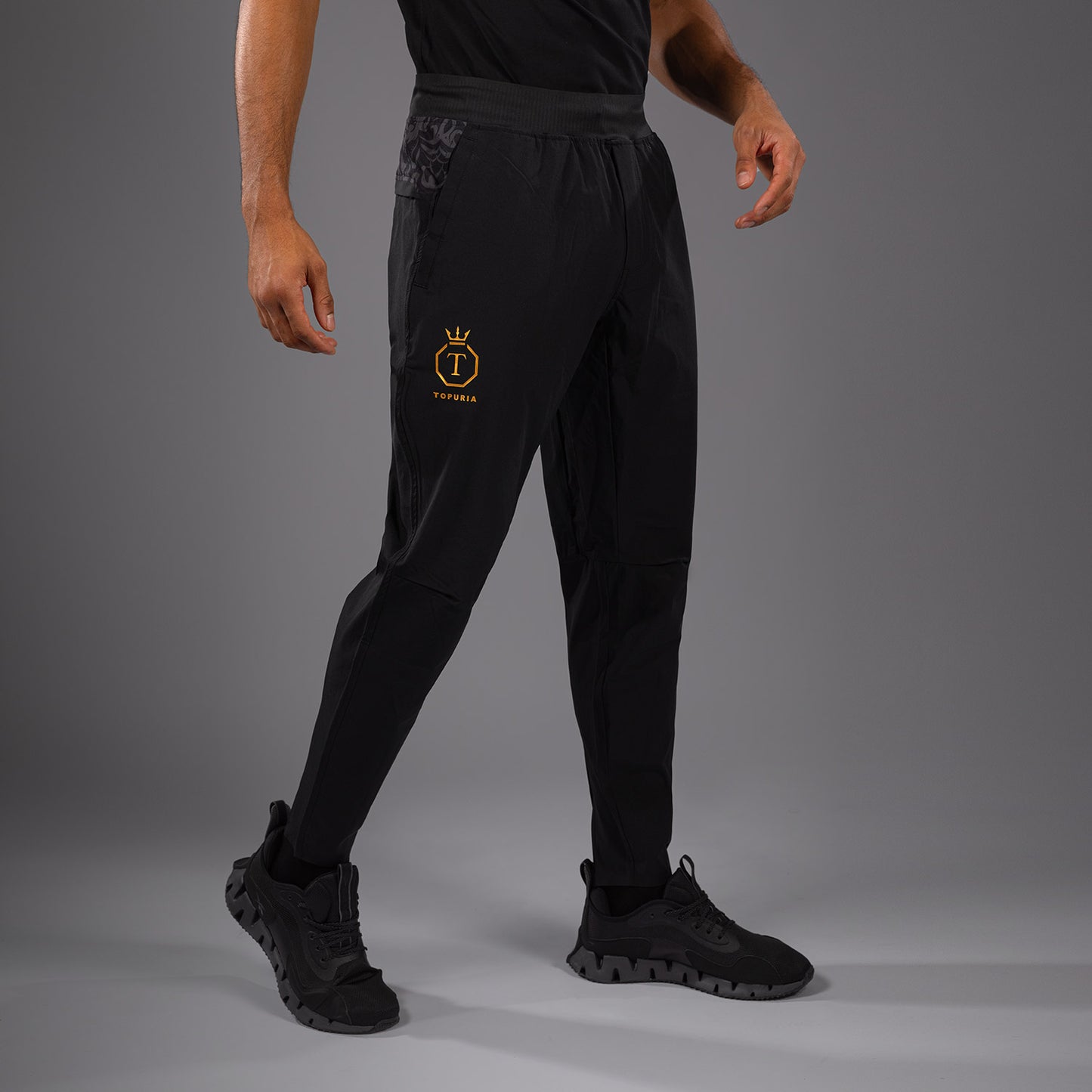 Venum x Topuria Unmatched Edition Joggers - Zwart/Goud