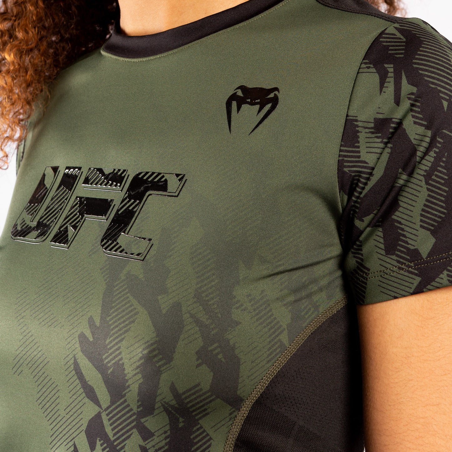 Venum UFC Authentic Fight Week Dames Performance T-shirt met Korte Mouwen – Kaki