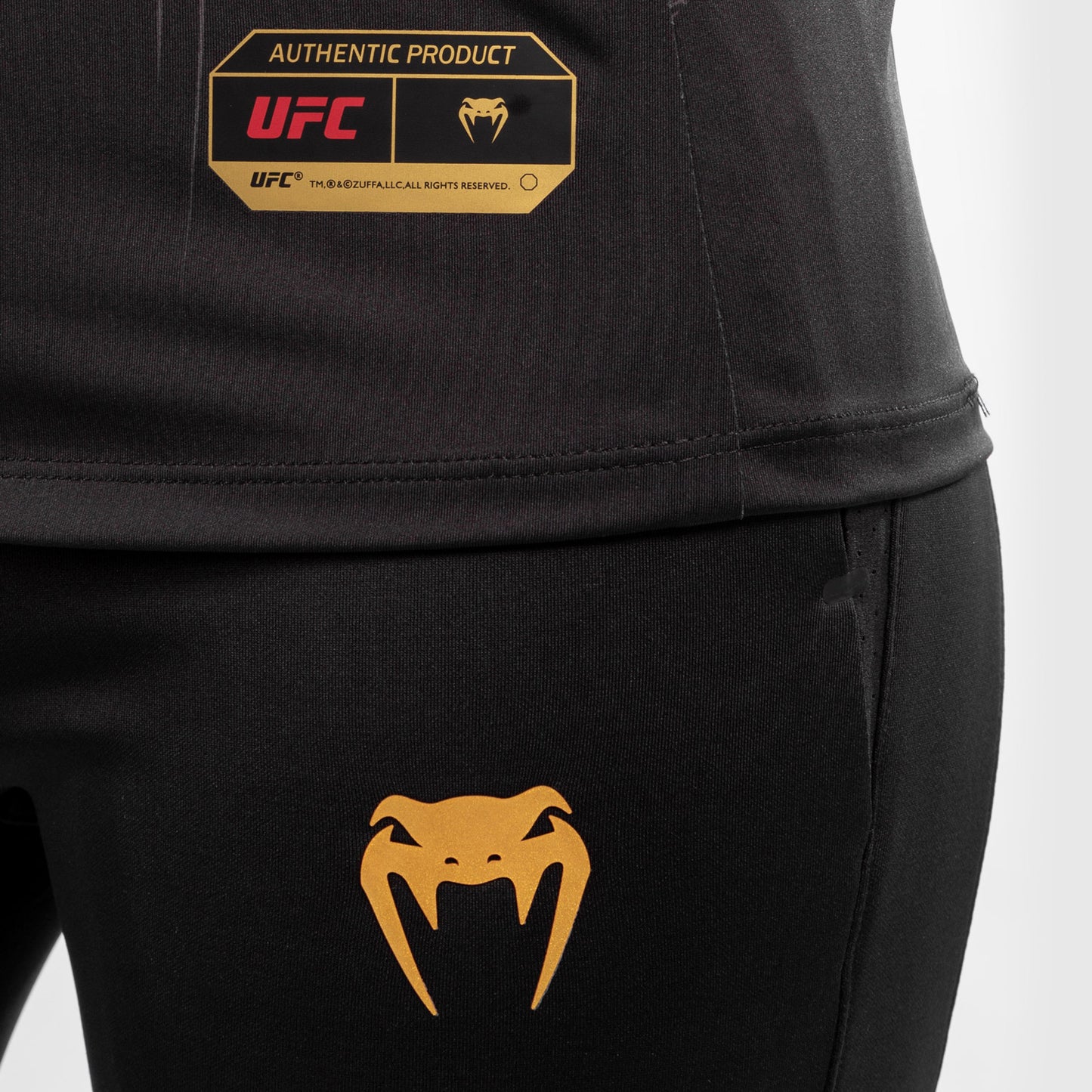 UFC Venum Gepersonaliseerd Authentic Fight Night Walkout Damesshirt - Champion