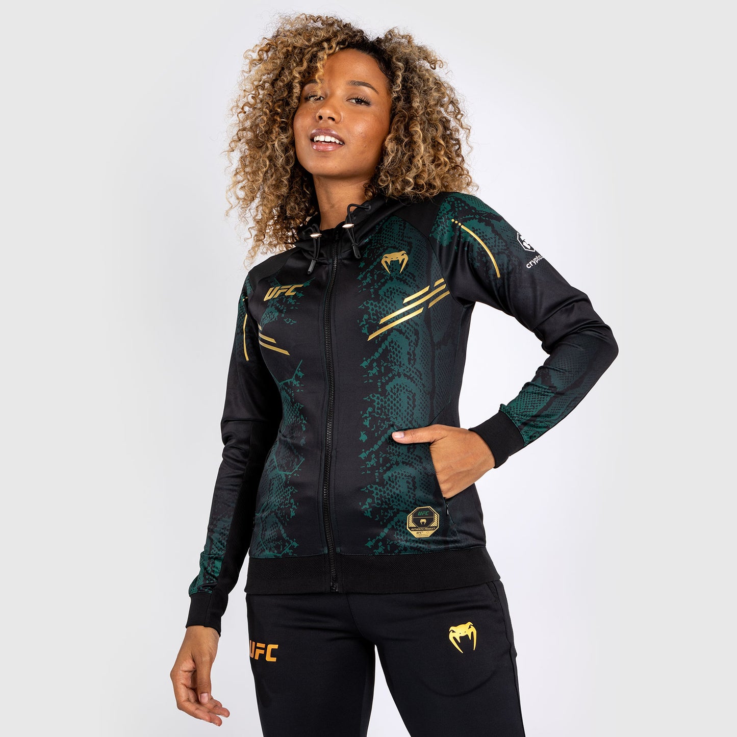 UFC Adrenaline by Venum Authentic Fight Night Vrouwen Walkout Hoodie - Emerald Edition - Groen/Zwart/Goud