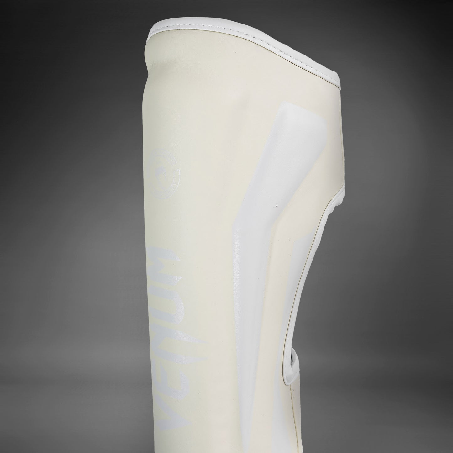 Venum Elite scheenbeschermers - Wit