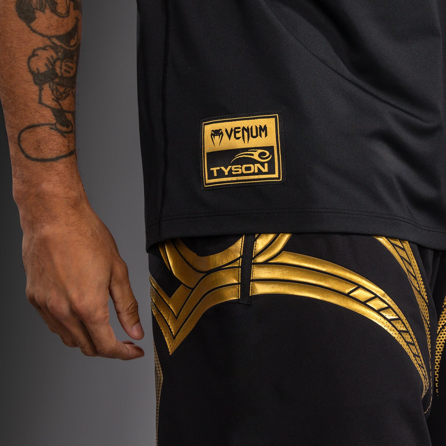 Venum x Mike Tyson Tiger Dry Tech T-shirt - Zwart/Goud