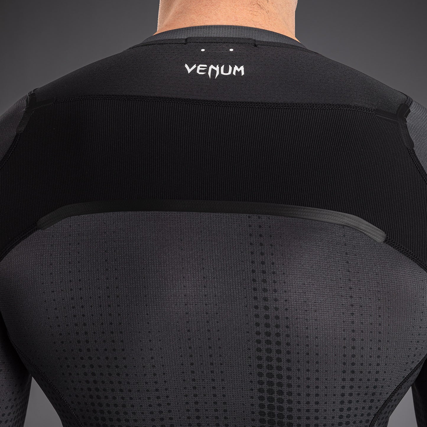 Venum Stealth Rashguard met lange mouwen – Zwart/Wit